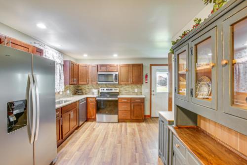 4 Mi to Kentucky Downs: Countryside House in Portland (TN)