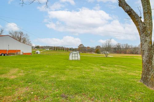 4 Mi to Kentucky Downs: Countryside House in Portland (TN)