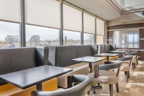 Drury Inn&Suites Champaign - Hotel