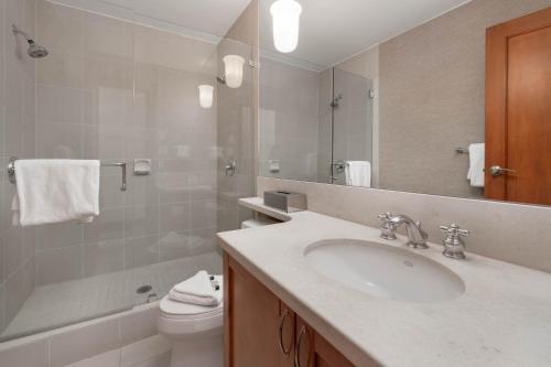 Three-Bedroom Apartment with Private Hot Tub (4726) image 10