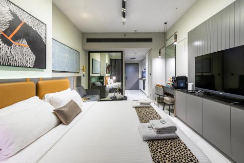 Canal View Studio Downtown - Near Dubai Mall & Burj Khalifa - MAG 318, Dubaï