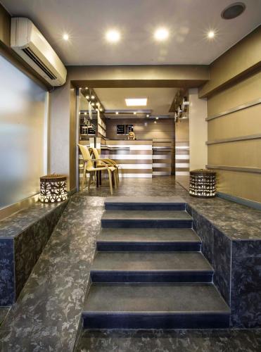 Akoni Hotel - image 8