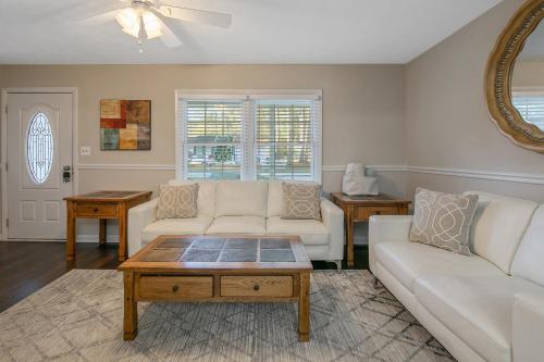 Shady Pines Retreat in Hope Mills, USA