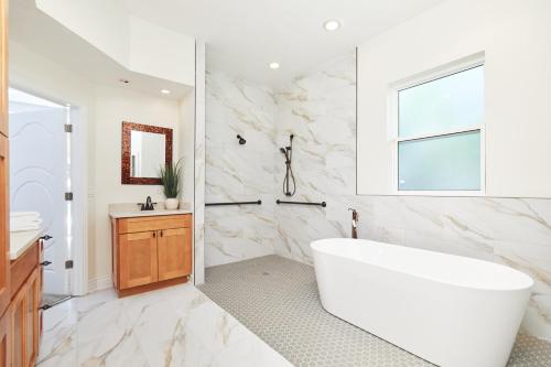 Fürdőszoba, The Pine and Palms - Private luxury resort in Indian Rocks Beach (Florida)