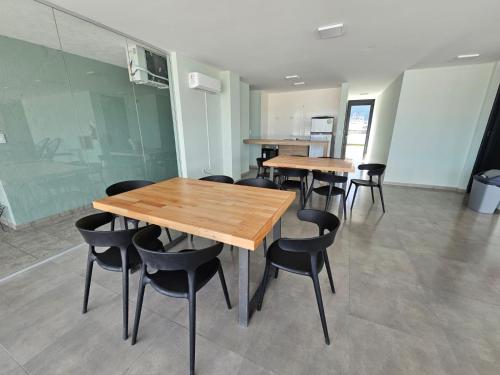 One-Bedroom Apartment image 1