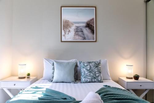 Modern Palms Getaway