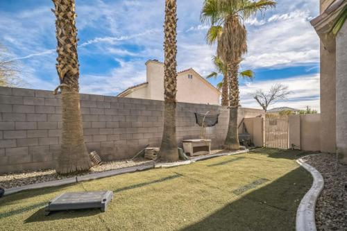 466 Massive 5 bedroom close to the strip