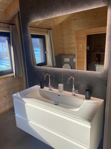 Bathroom, Ruheoase zwischen Bergen und Seen mit Infrarotsauna in Hermagor