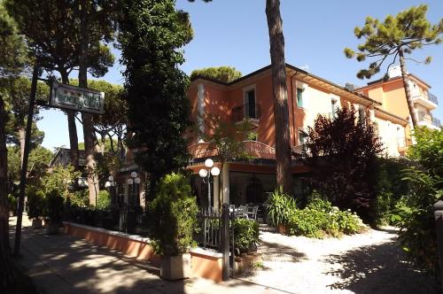 Hotel Boccaccio-free parking-