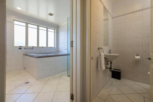 Superior Two-Bedroom Suite image 6