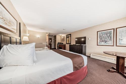 Stony Plain Hotel & Suites