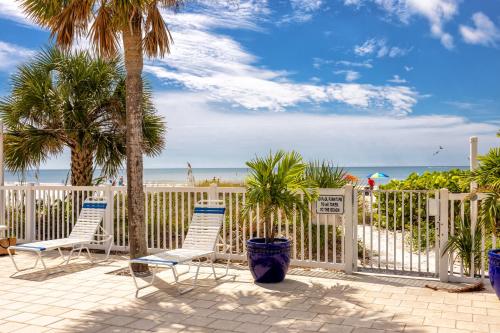 شاطئ, Redington Beach Retreat - Immaculate Beach Condo with Water Views, Pool, Hot Tub in Indian Shores