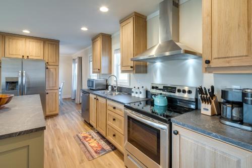 Near Wineries Hendersonville Home with Mtn Views!