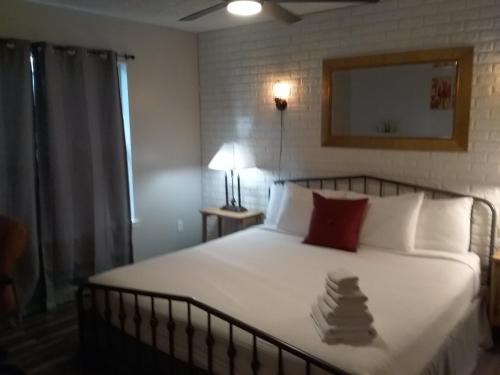 Wistful on Washington-Moon River District - image 9