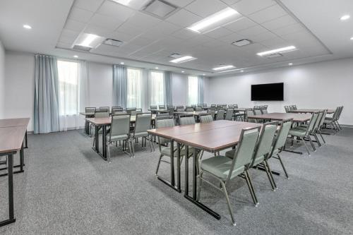 Staybridge Suites San Antonio Lackland AFB Area by IHG - image 5