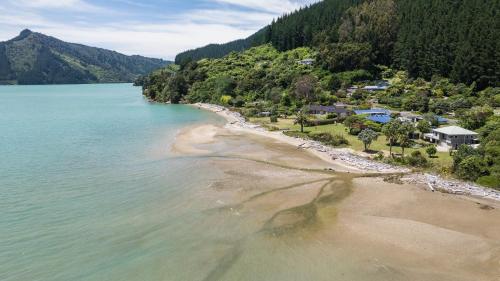 Linkwater Wonder - Marlborough Holiday Home