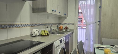 virtuve, Apartamento Céntrico UNQUERA Grupo RH - 16 (Apartamento Centrico UNQUERA Grupo RH - 16) in Unkvera