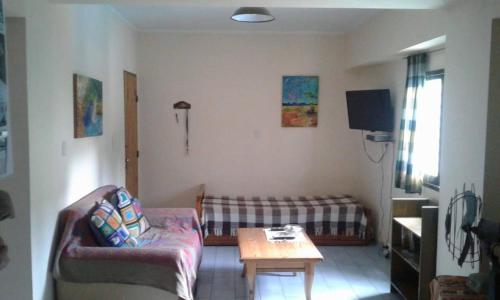 One-Bedroom Apartment image 4