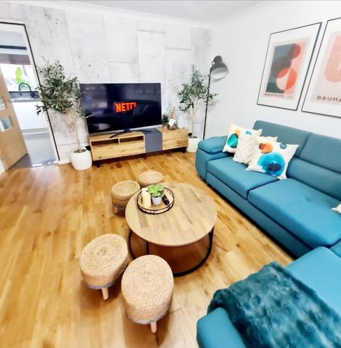 Bright 3BR walking distance to town - FREE parking, Glasgow (photo 9)