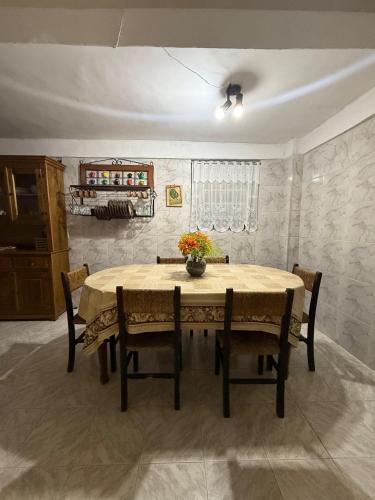 Sítio com piscina e churrasqueira (Sitio com piscina e churrasqueira) in Guapimirim