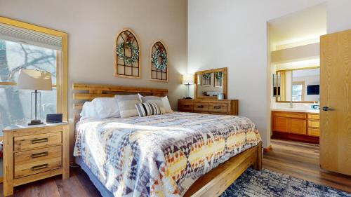 Snowcreek #890 condo - image 10