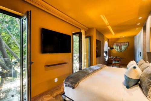 room detail thumbnail 0