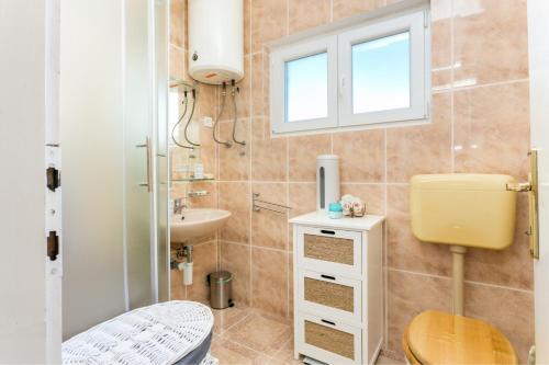 Two-Bedroom Apartment with Terrace and Sea View image 10