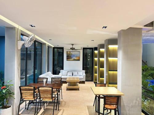 Bar/lounge, Cambana La Rivière Hotel near Wat Samrong Knong