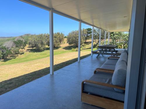 Dārzs, Wharekapua Beach House in Pukenui