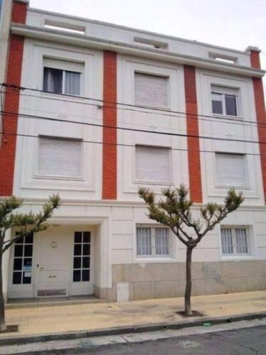 Ambiente y medio, excelente ubicacion, hasta 4 personas