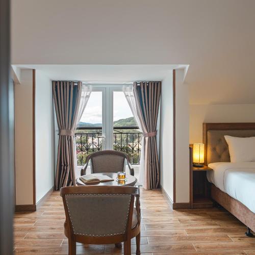 room detail thumbnail 0