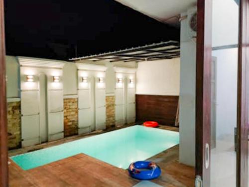 สระว่ายน้ำ, Oma Kost 3 Probolinggo Mitra RedDoorz in โปรโบลิงโก้