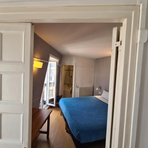 2 bedrooms, 5 beds