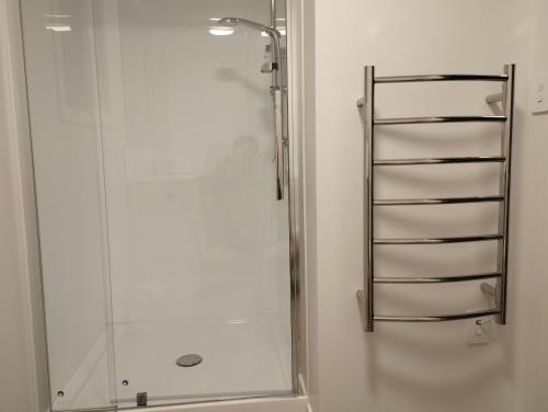suihku, 70 m²  alueella Feilding, 2 makuuhuone(tta), 2 yksityistä kylpyhuone(tta) (Rural Lifestyle Retreat ) in Feilding
