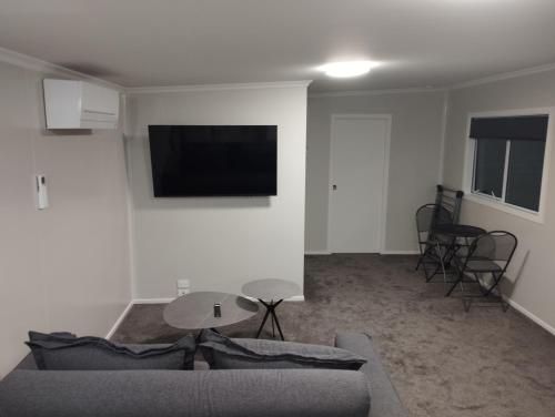 jaettu olohuone/TV alue, 70 m²  alueella Feilding, 2 makuuhuone(tta), 2 yksityistä kylpyhuone(tta) (Rural Lifestyle Retreat ) in Feilding