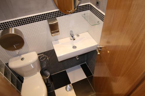 Hostal New Life Madrid - image 3