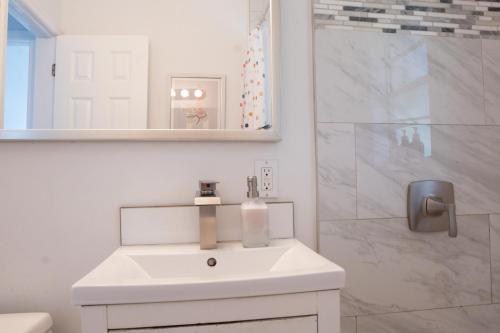 Casa MIA central location, free parking, fully equipped in Miami, USA