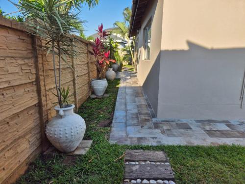 Weaver's corner cottage Weaver's corner cottage