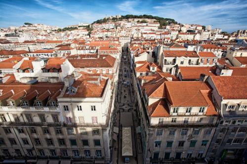 Entre o Carmo e a Trindade near Estadio do Sport Lisboa e Benfica