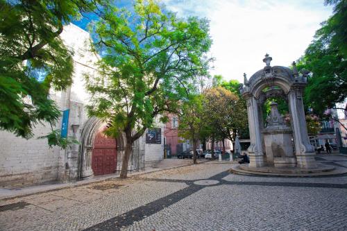Entre o Carmo e a Trindade, Lisabon (fotografie 9)