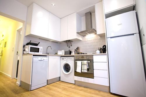 Entre o Carmo e a Trindade near Estadio do Sport Lisboa e Benfica