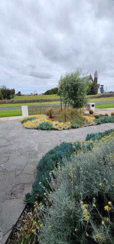 5 By the Church, Port Fairy (Foto 4)