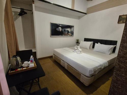 2 twin beds