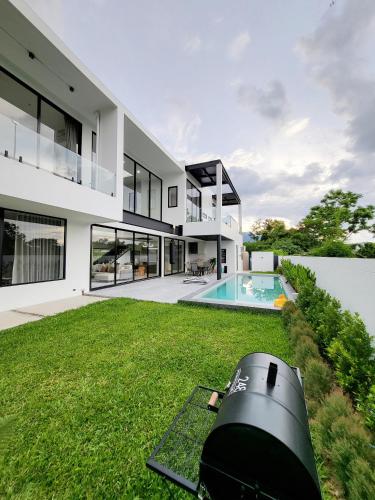 Exterior view, Pool villa near Ruamchok :Boxing private pool etc. in San Phe Suea