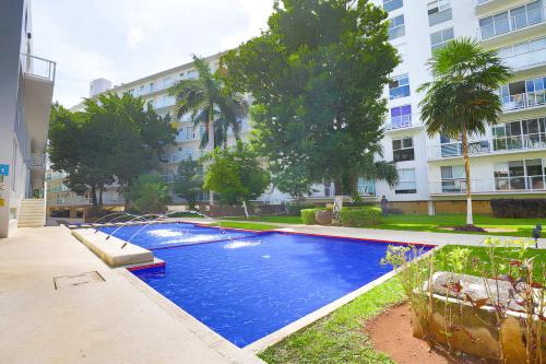 Spacious Apartment with Gym & Pool Cancun - image 3