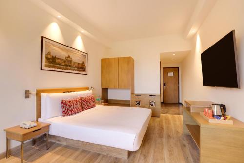 Business Double or Twin Room with 10% off on F&B  image 1