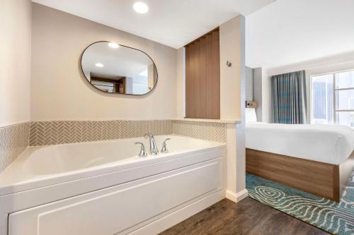Hilton Grand Vacations on Paradise - Convention Center - image 6
