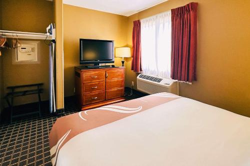 Quality Inn & Suites Westminster - Seal Beach Westminster - image 3