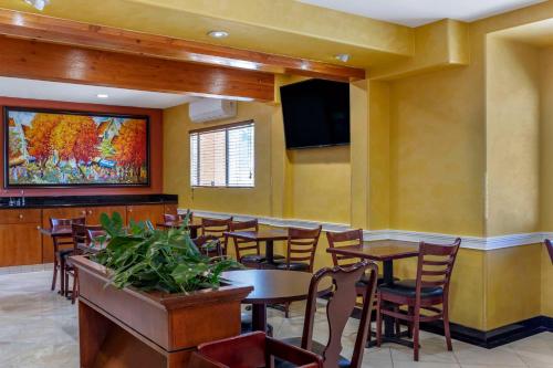 Quality Inn & Suites Westminster - Seal Beach Westminster - main image