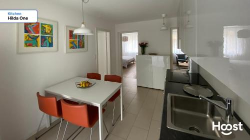 H1 with 4,5 Room, Bathroom, Kitchen, Central, quiet & modern with office, Curych (fotografie 3)